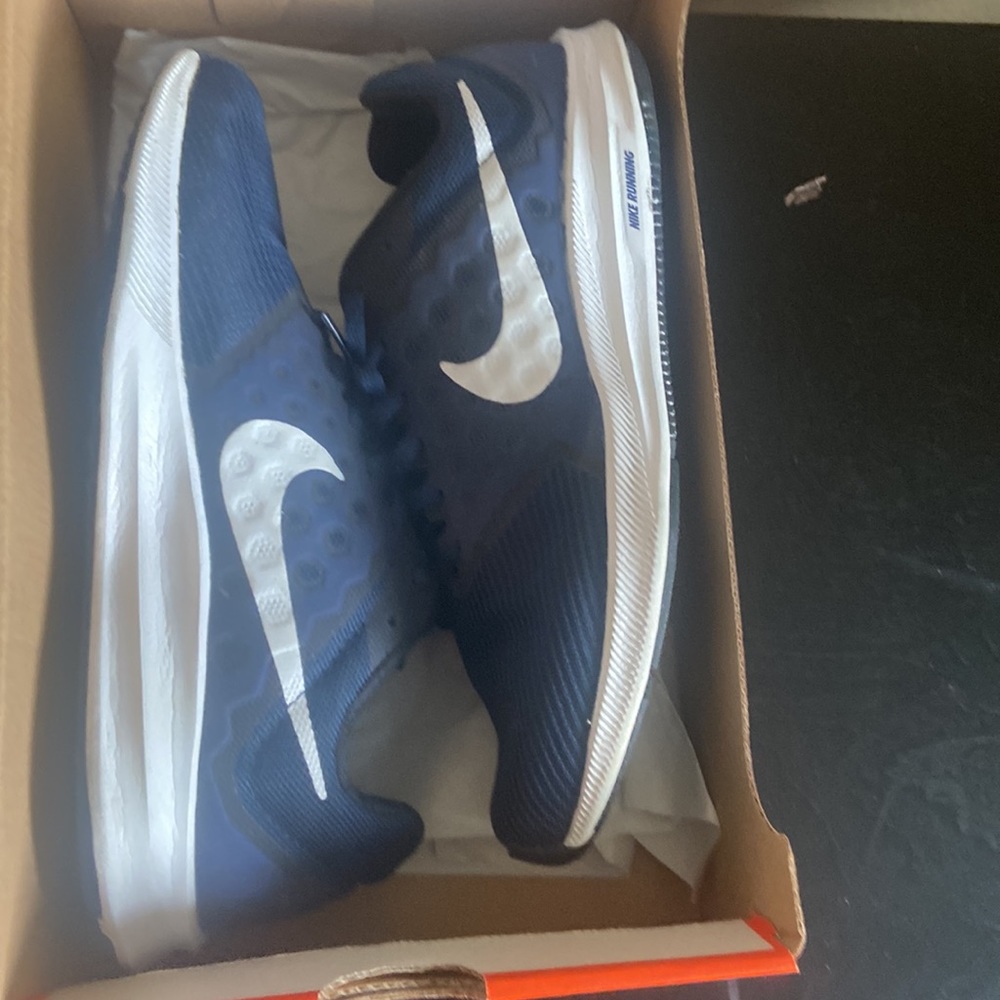 Nike - Picture 6 of 6